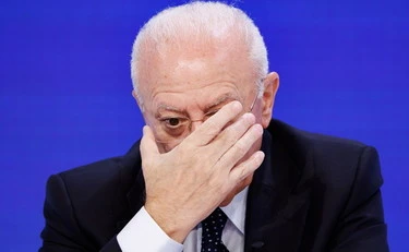 Vincenzo De Luca, svelato il trucco: taglio alle liste d'attesa