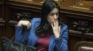 Lucia Azzolina insulta Salvini a In Onda: "Da oggi lo chiamerò così", poi il suggerimento "speciale"