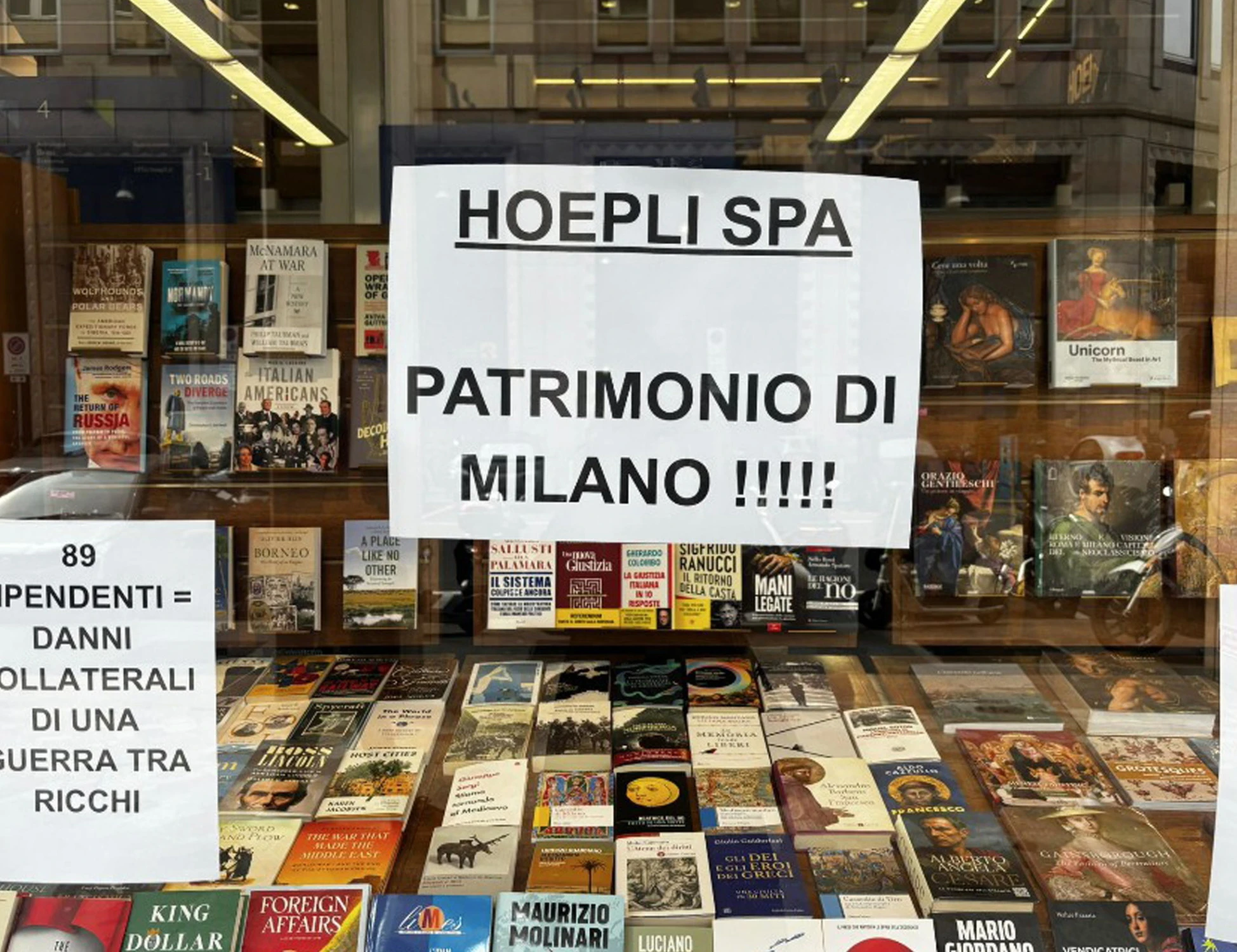 Da tempo la Hoepli non era più la Hoepli: per non chiudere serviva tutt'altro