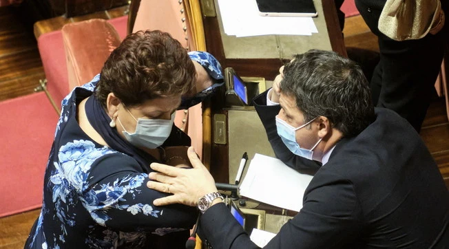 Matteo Renzi, il retroscena sullo sfogo: "Conte è troppo tranquillo". L'ombra di un accordo clamoroso