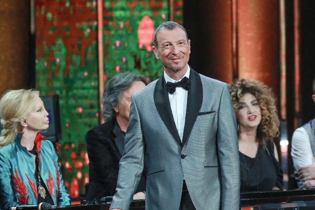 Ora o mai più, la missione kamikaze di Amadeus contro Mediaset: "Cosa mi ha chiesto la Rai"