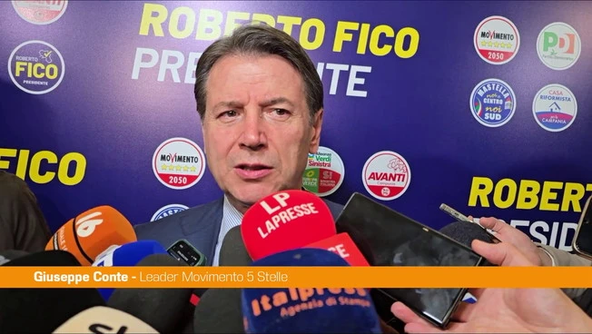 Conte "La sicurezza compete al Governo, riporti agenti dall'Albania in Italia"