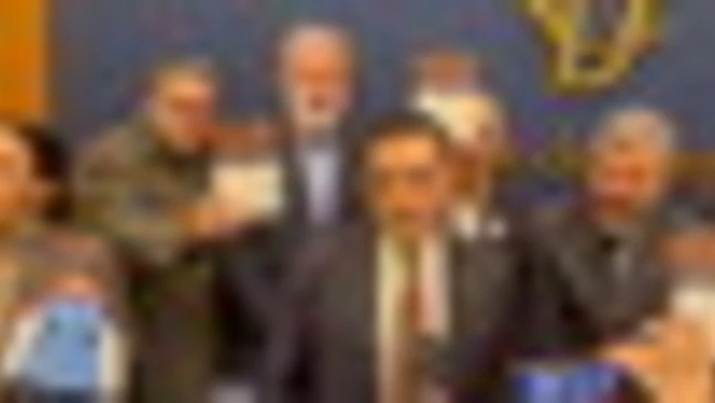 Iniziativa estrema destra Camera, opposizione occupa sala stampa