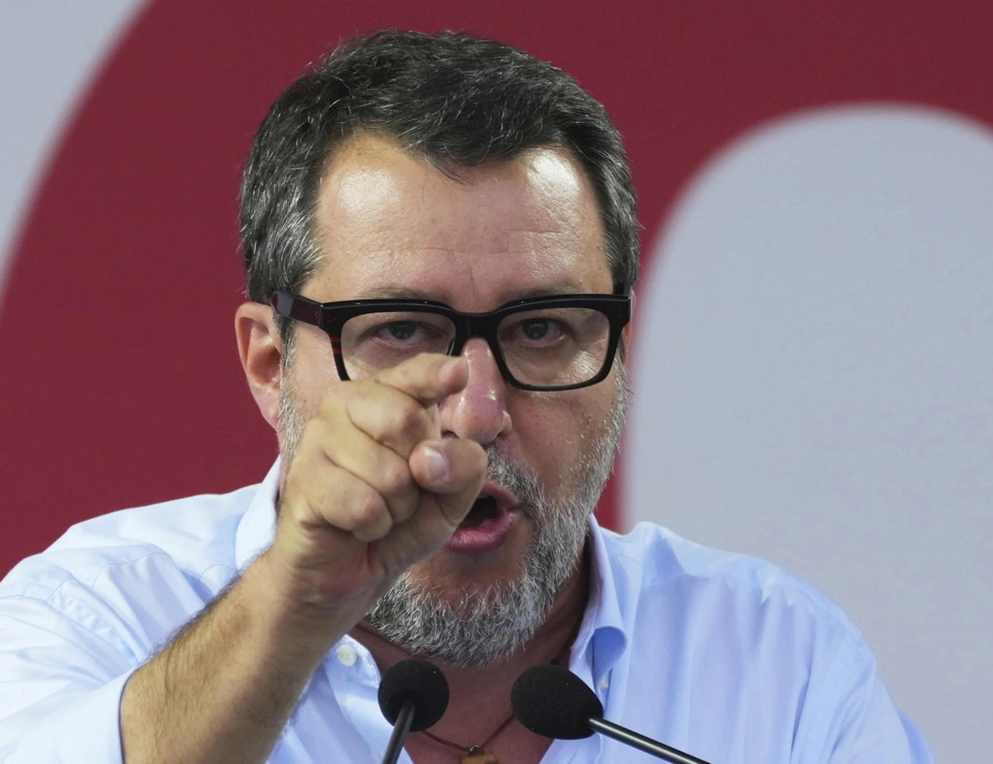 Pontida, Salvini blinda la Lega e smonta le polemiche sinistre