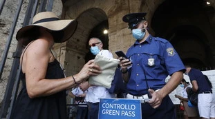 Green Pass "anche senza stato d'emergenza". Pugno di ferro, fino a quando dura: le indiscrezioni