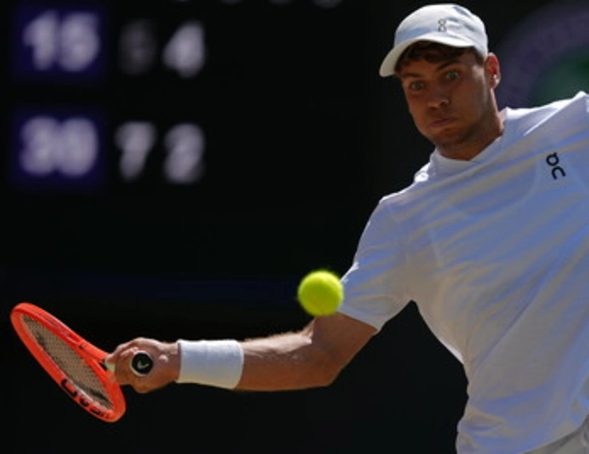 Wimbledon, è un Cobolli gigante: tritura De Minaur e vola ai quarti