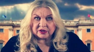 Maria Giovanna Maglie contro il cardinale Angelo Becciu: "Cacciato da Papa Francesco, ride ancora?", cosa scriveva un anno fa