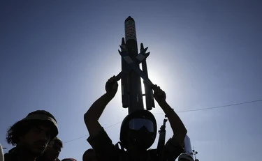 Perché la ricca Arabia non sa fermare gli Huthi?