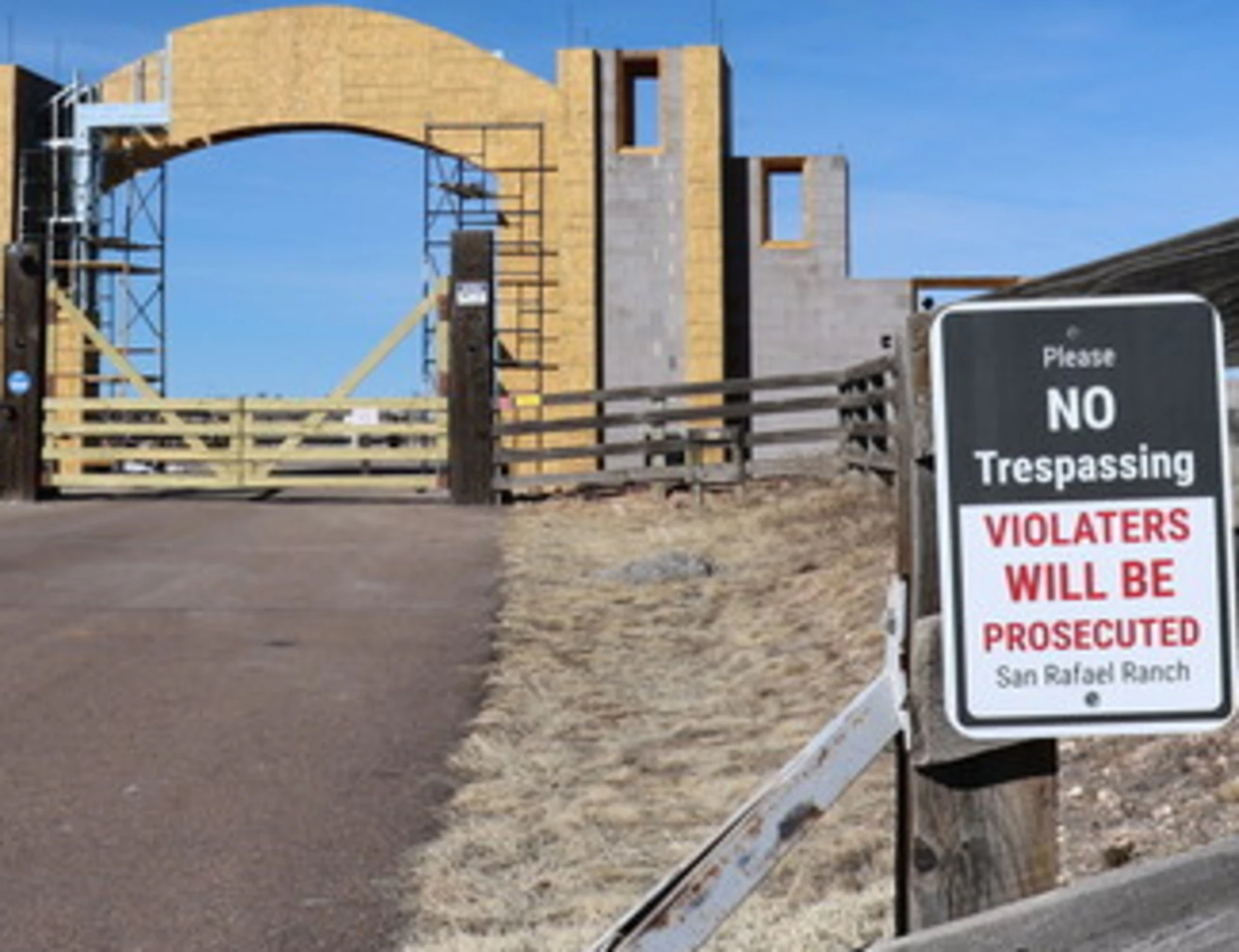 Jeffrey Epstein? "Scavare nei terreni della villa, ci sono i cadaveri di 2 ragazze"