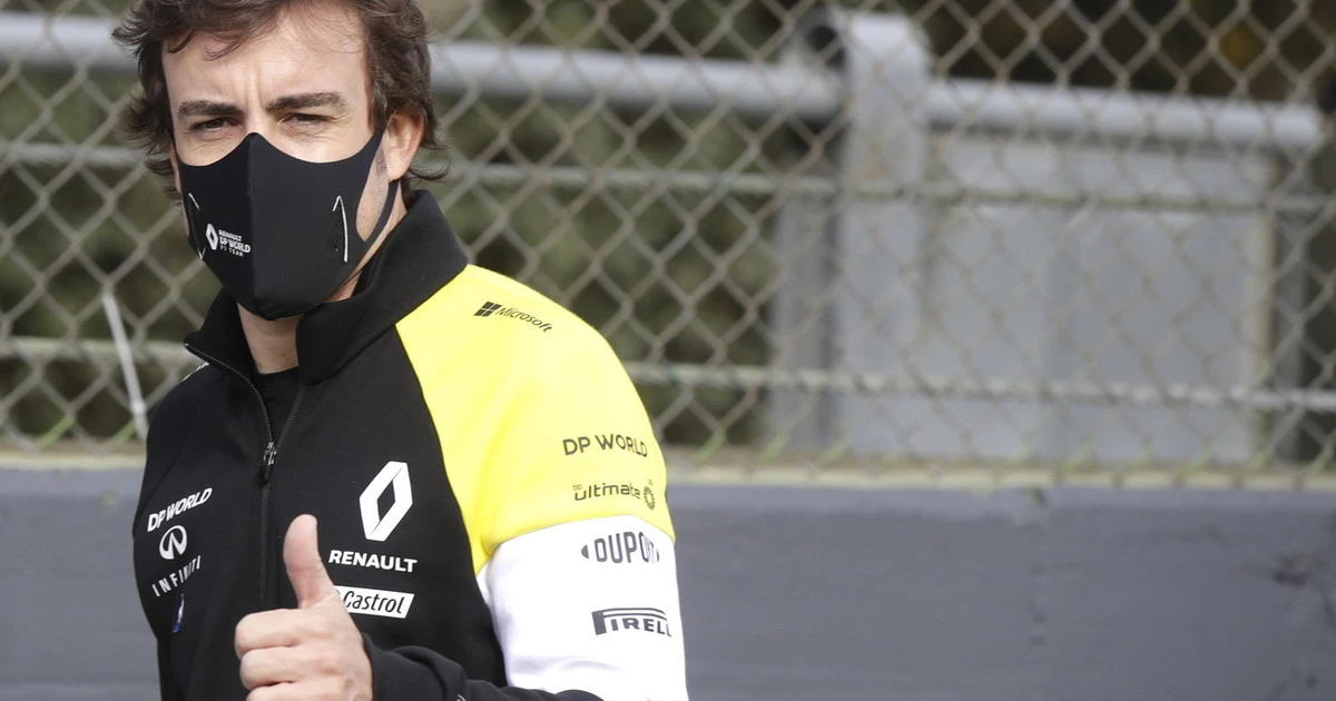 Lewis Hamilton, la bomba di Alonso: "In giro così, non parla con nessuno. Credo che...", com'è ridotto il britannico