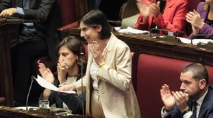 Schlein contro Meloni. &quot;Pd sempre contro l&apos;anti-semitismo, a differenza dei giovani di FdI&quot;