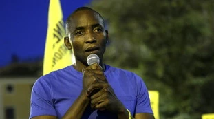 Soumahoro scatenato: "Non lo consentirò", attacco a Salvini e Piantedosi