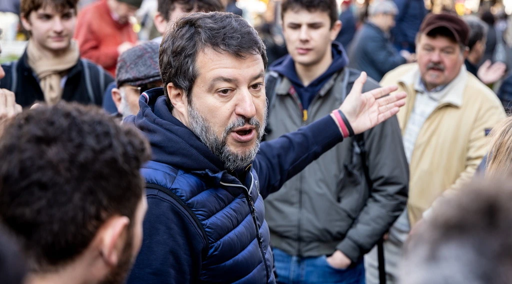 Salvini sull'utero in affitto: "Obbrobrio, dovrebbe essere un reato"