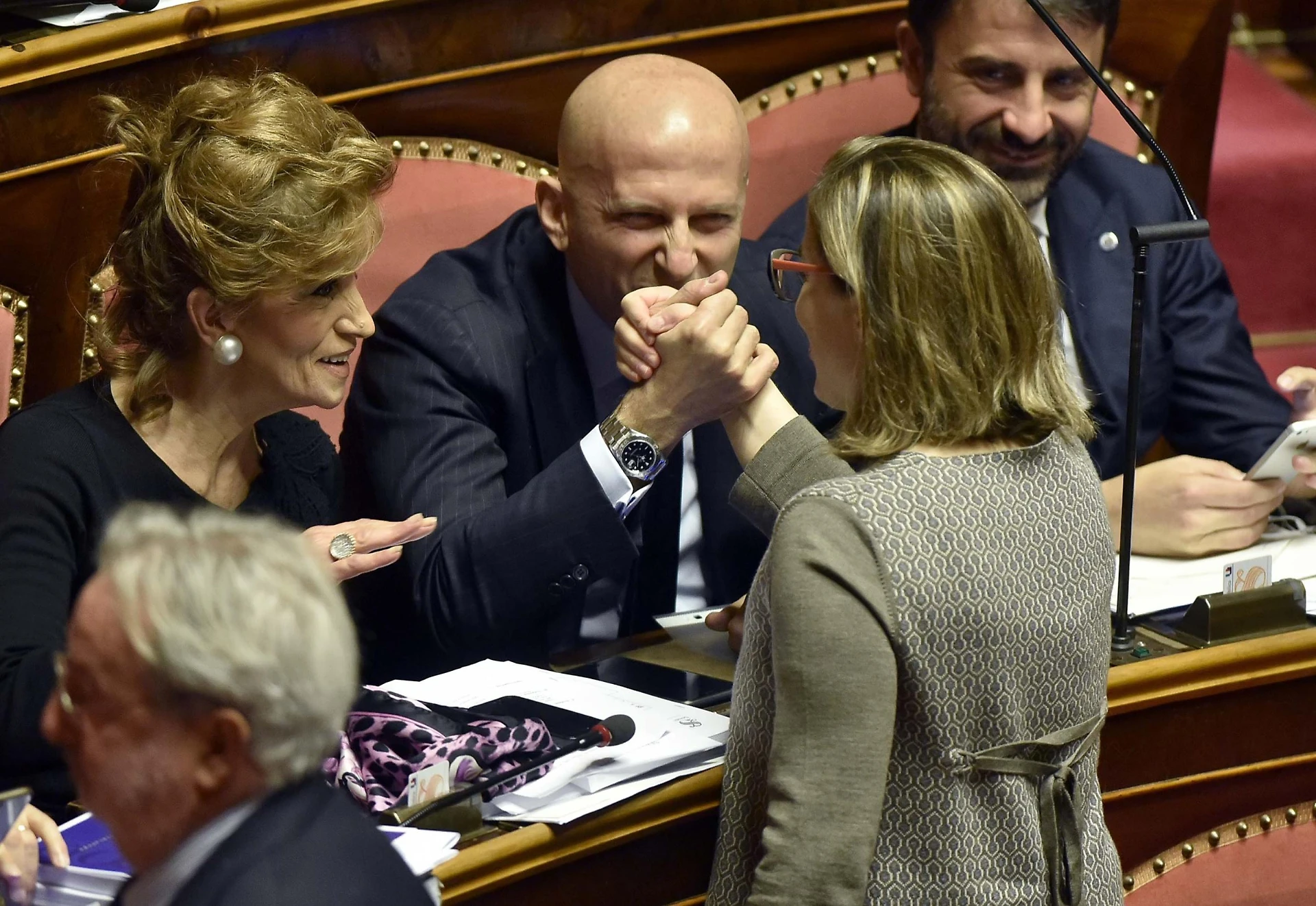 Silvio Berlusconi, il retroscena di Augusto Minzolini su Forza Italia: "Se Salvini fosse leale, dovrebbe..."