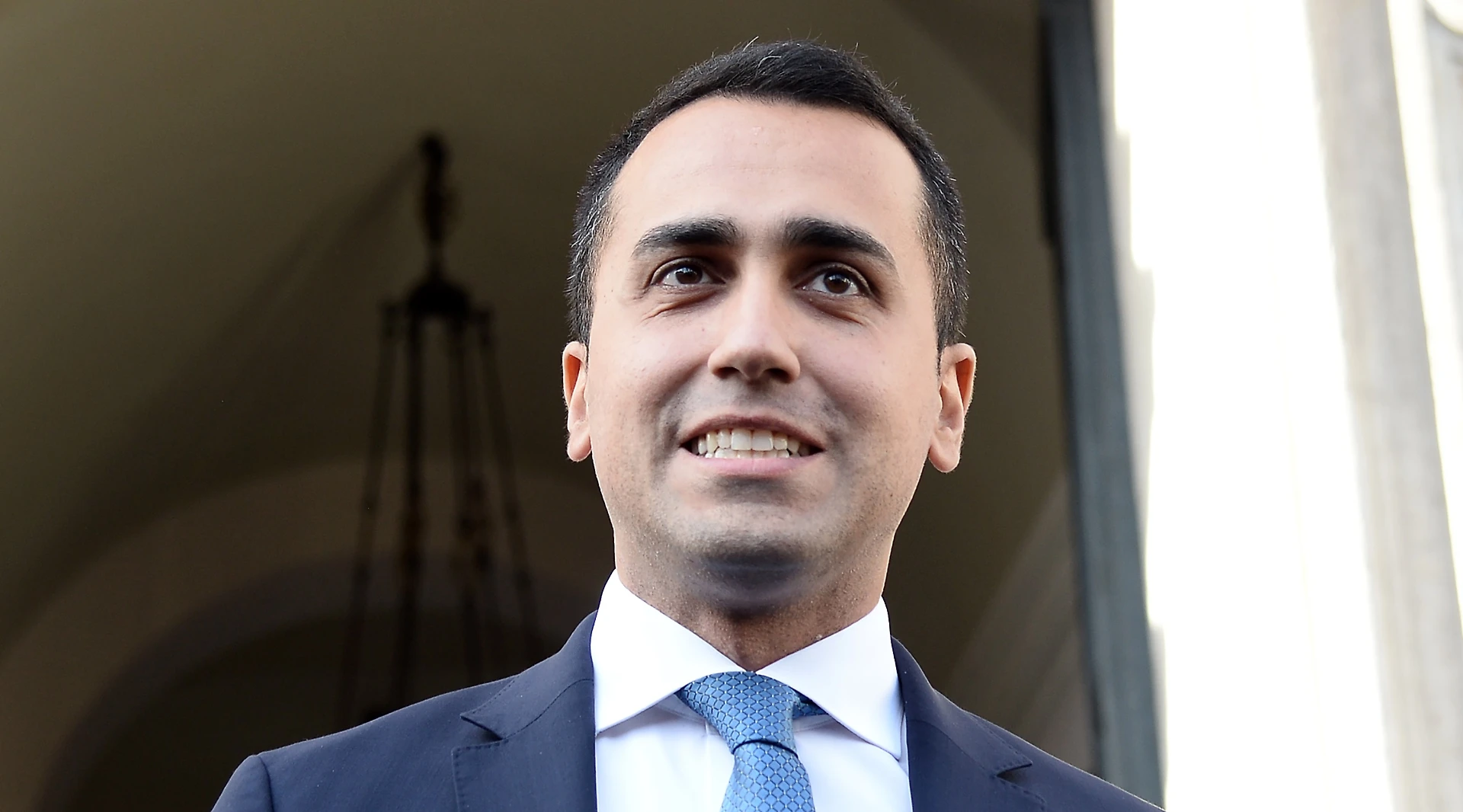 Luigi Di Maio, ecco su che conto finiscono i soldi dei rimborsi grillini: come lo spiega?