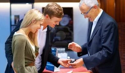 Un gioielliere guadagna 1500 euro la dichiarazione choc dei redditidi commercianti e professionisti