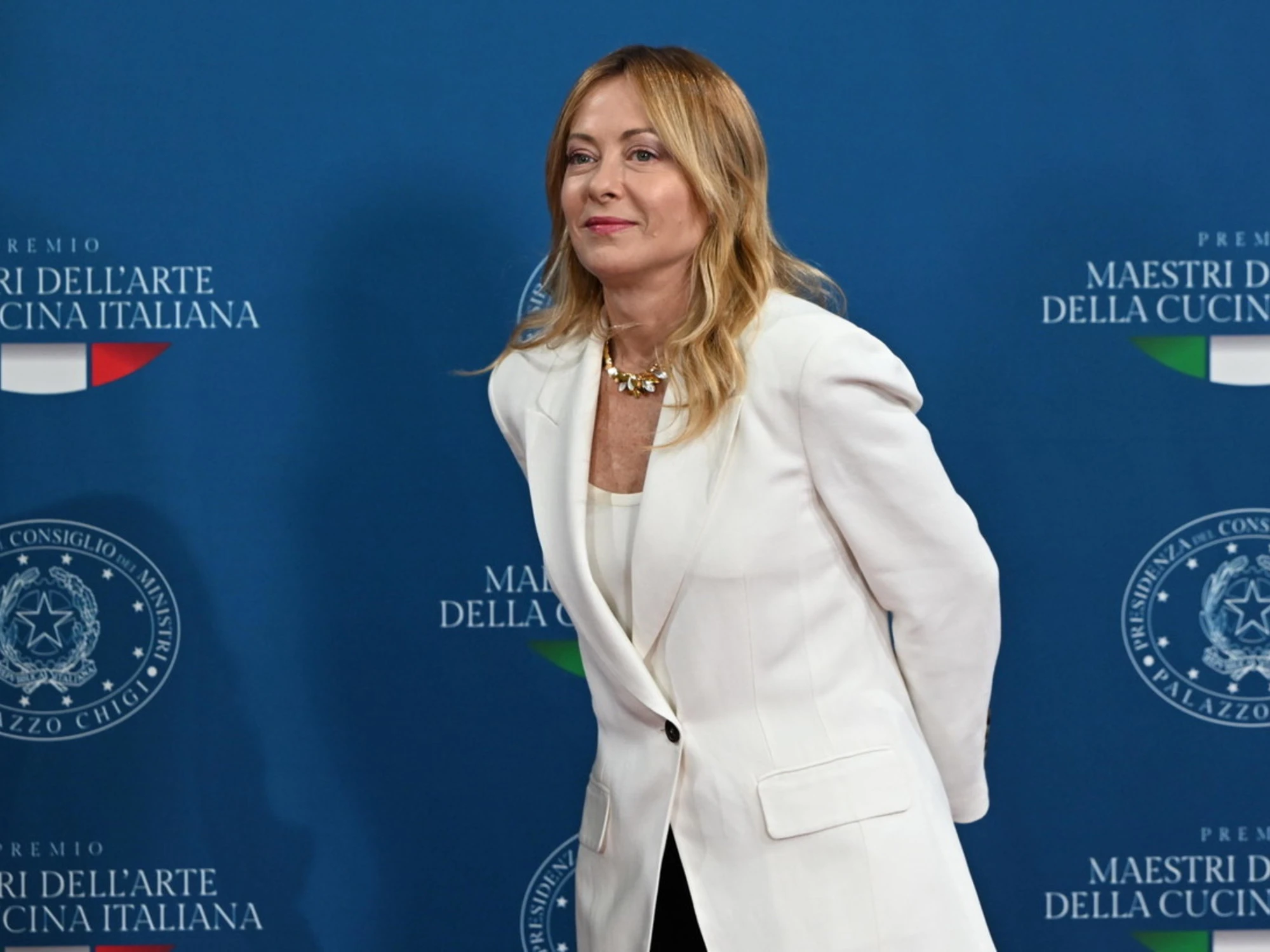 Meloni asfalta la sinistra: "L'Italia non è più un campo profughi, nonostante il boicottaggio"