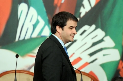 Raffaele Fitto annulla la sua manifestazione a Napoli