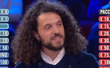 Affari Tuoi, chi è davvero Davide: spunta un video...