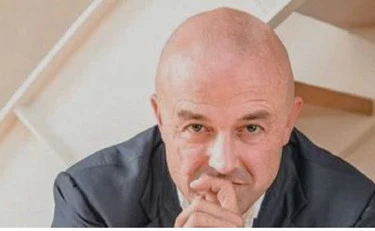 Gianluigi Nuzzi: "Dalla piazza con papà allo scoop su Garlasco: io, rigoroso entusiasta"