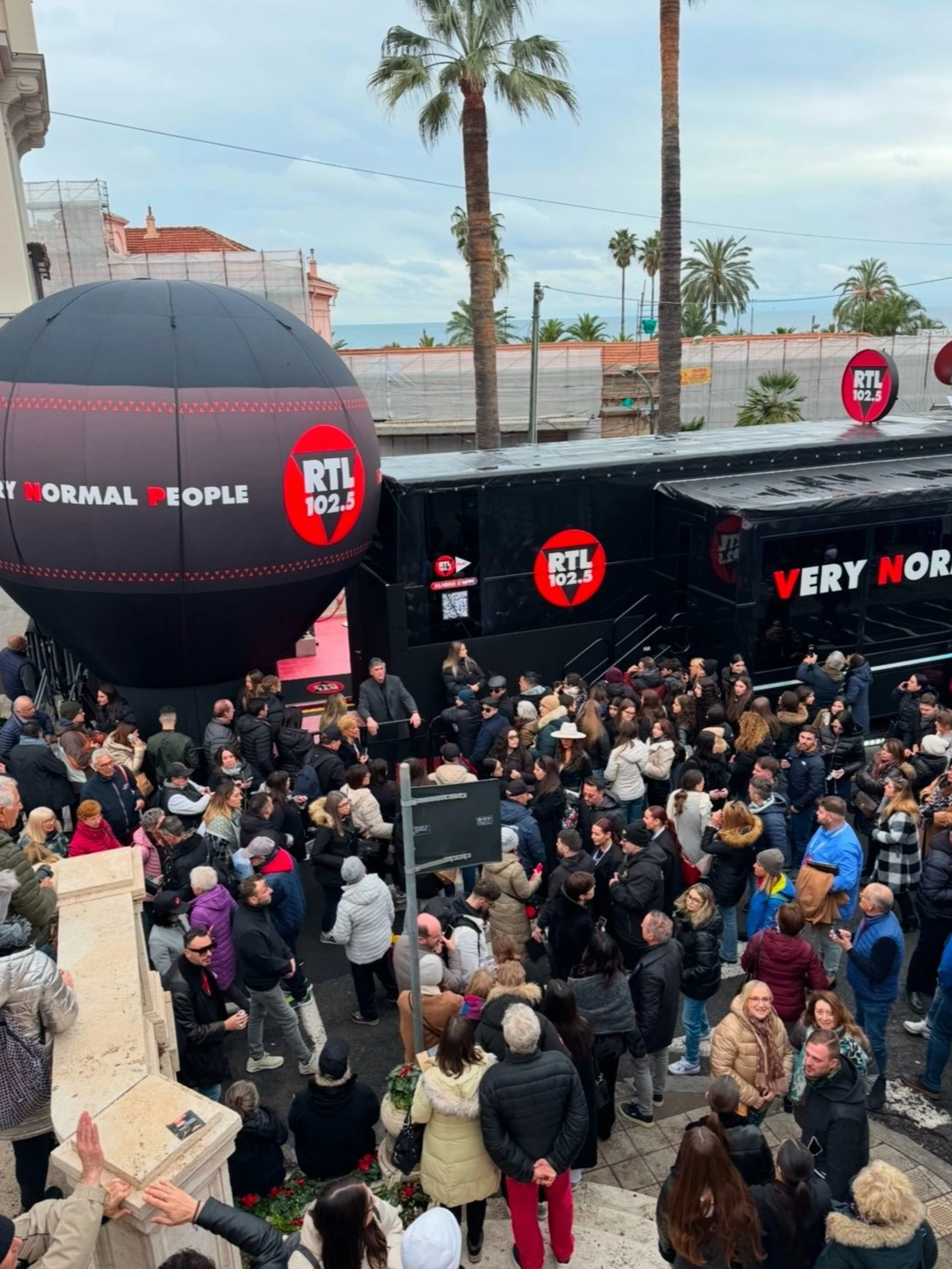 Rtl 102.5 vola anche sui social: a febbraio 2025 61,4 milioni di video views e quasi 10 milioni di interactions