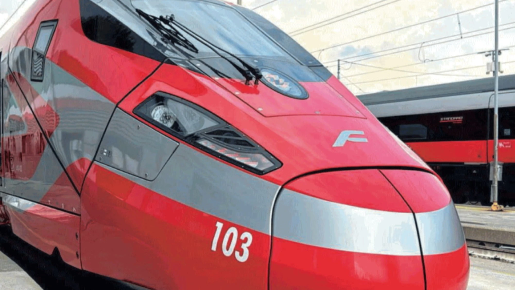 L’Alta Velocità sale in barca. Frecciarossa con Luna Rossa verso l'America's Cup di Napoli