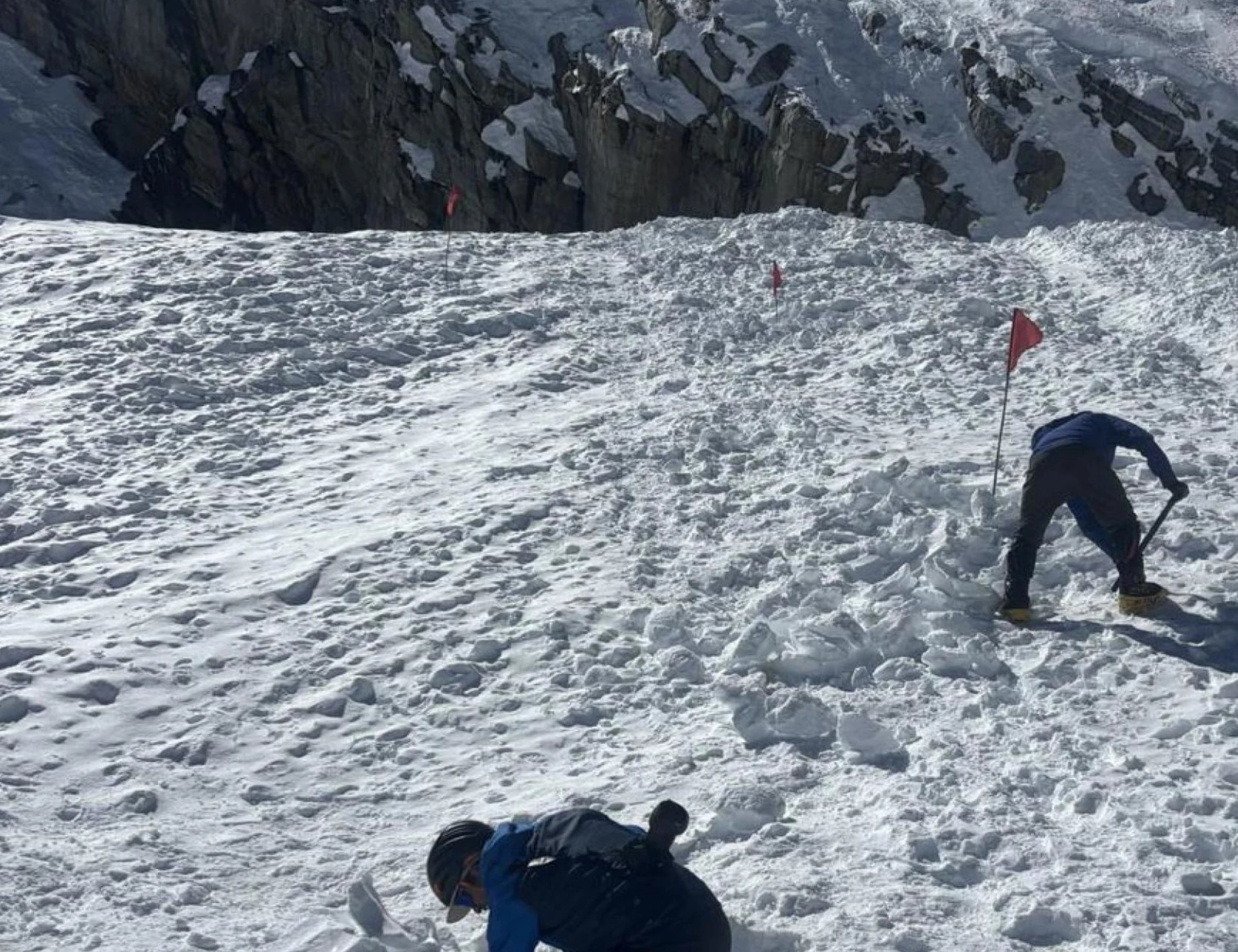 Nepal, ritrovati i corpi dei 5 alpinisti dispersi dopo la valanga: ci sono anche due italiani