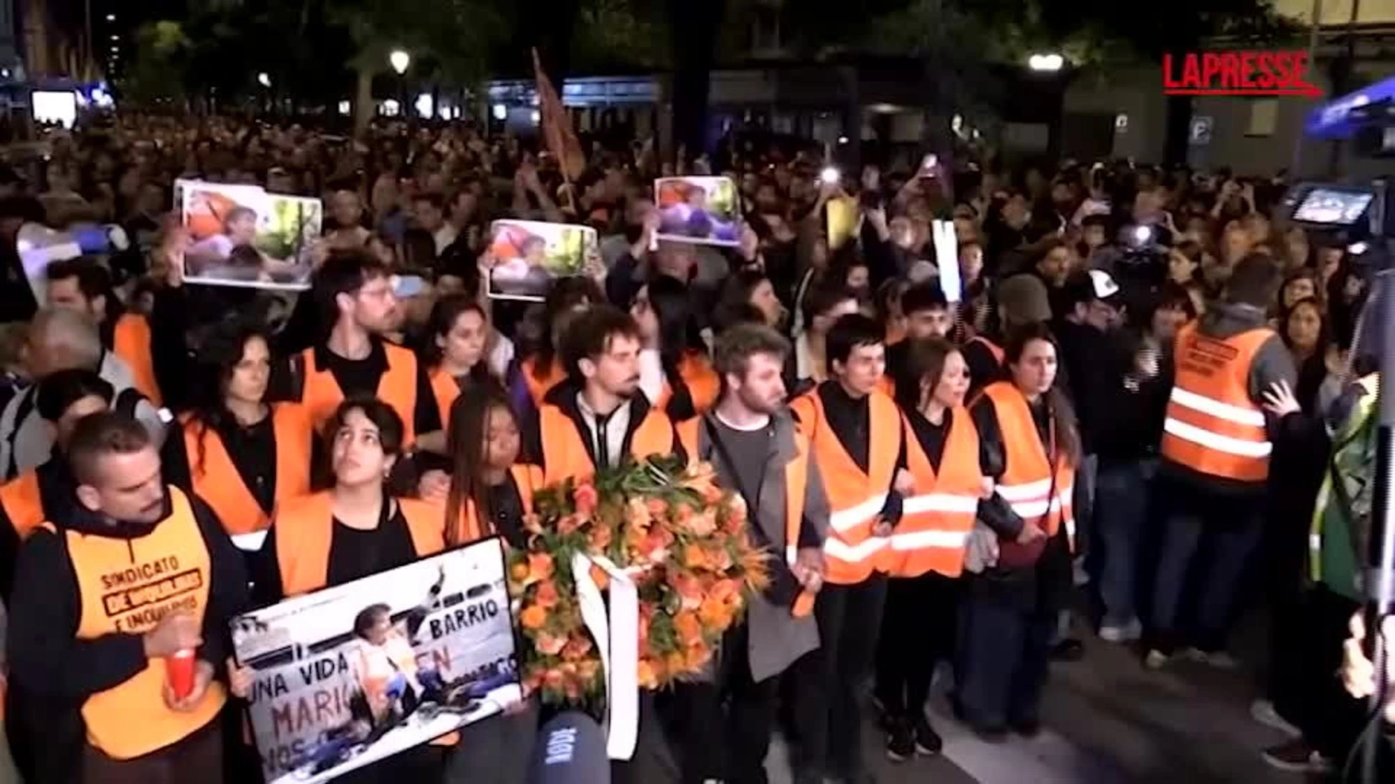 Maricarmen, tutti in piazza: l'onda che travolge Sanchez e Spagna
