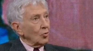 Corrado Augias truffato senza accorgersene, il web si scatena: "Figuraccia epica"
