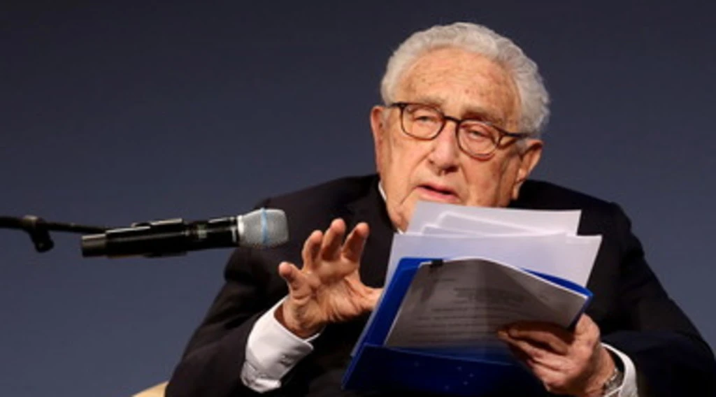 Henry Kissinger, "tre scenari per l'Ucraina": Europa spazzata via?