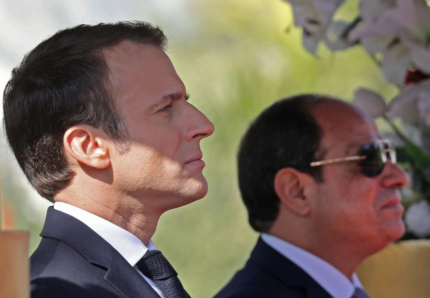 Emmanuel Macron, dopo i migranti la Tav: ultima carognata, così vuole sabotare l'Italia