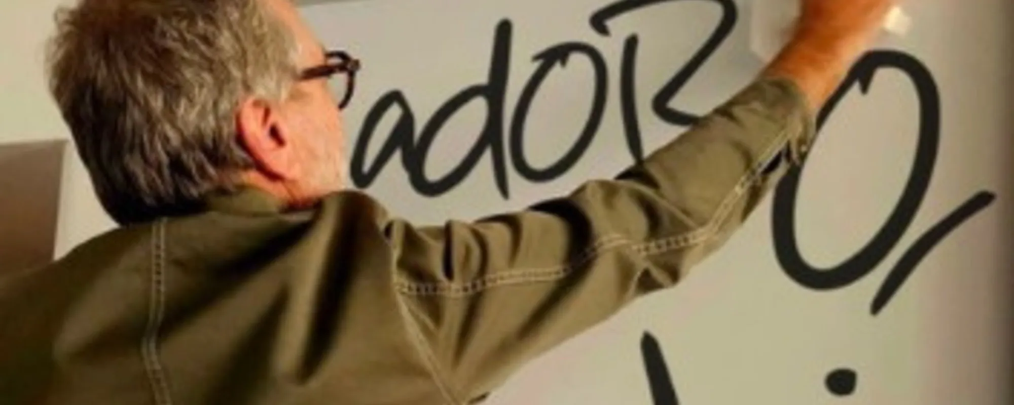 FdI irride Formigli: "Adoro", "No". Il fotomontaggio che lo fa impazzire