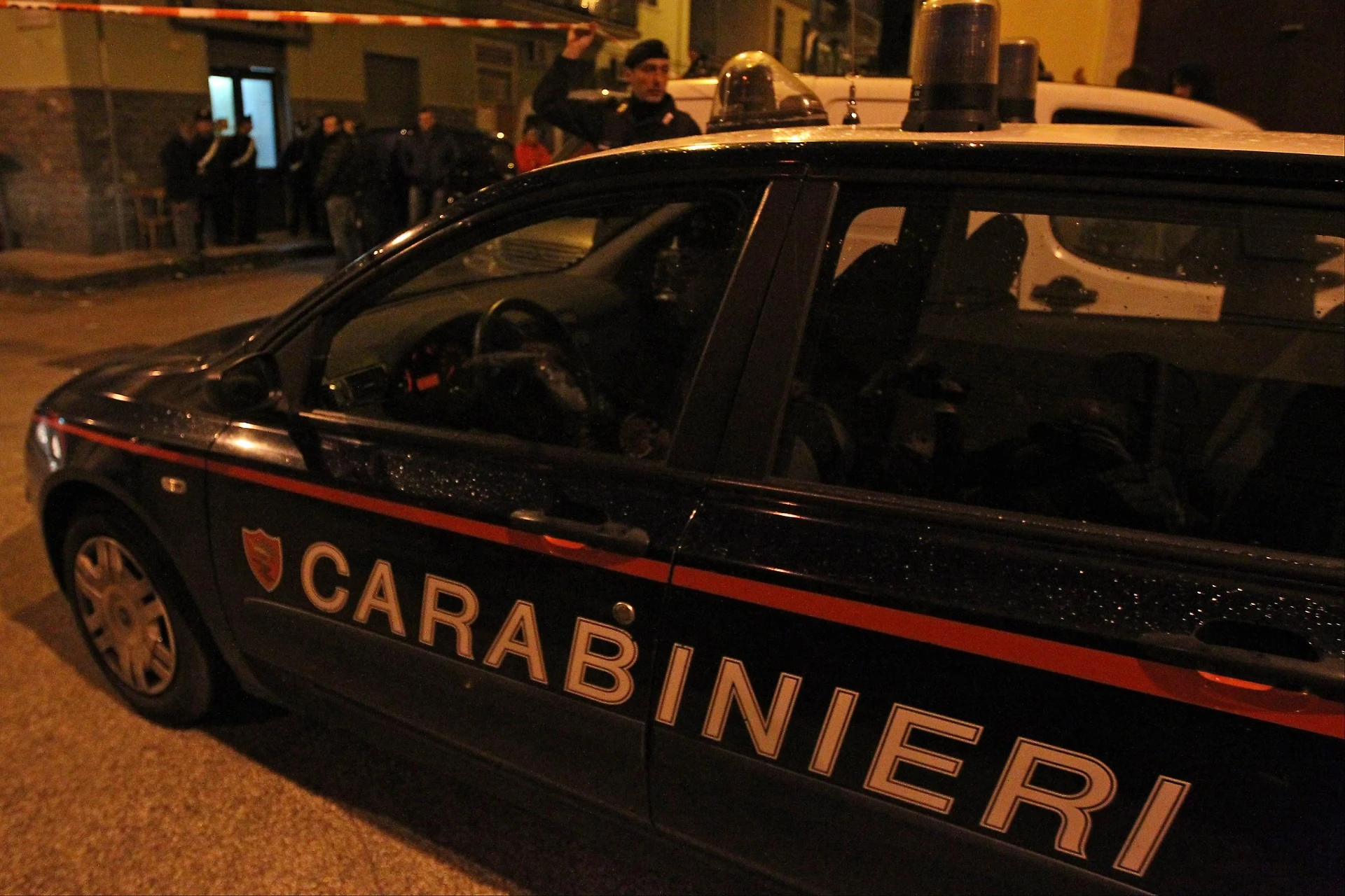 Genova, al circolo Arci un marocchino prende a bastonate un italiano: "Sei razzista" e lo massacra