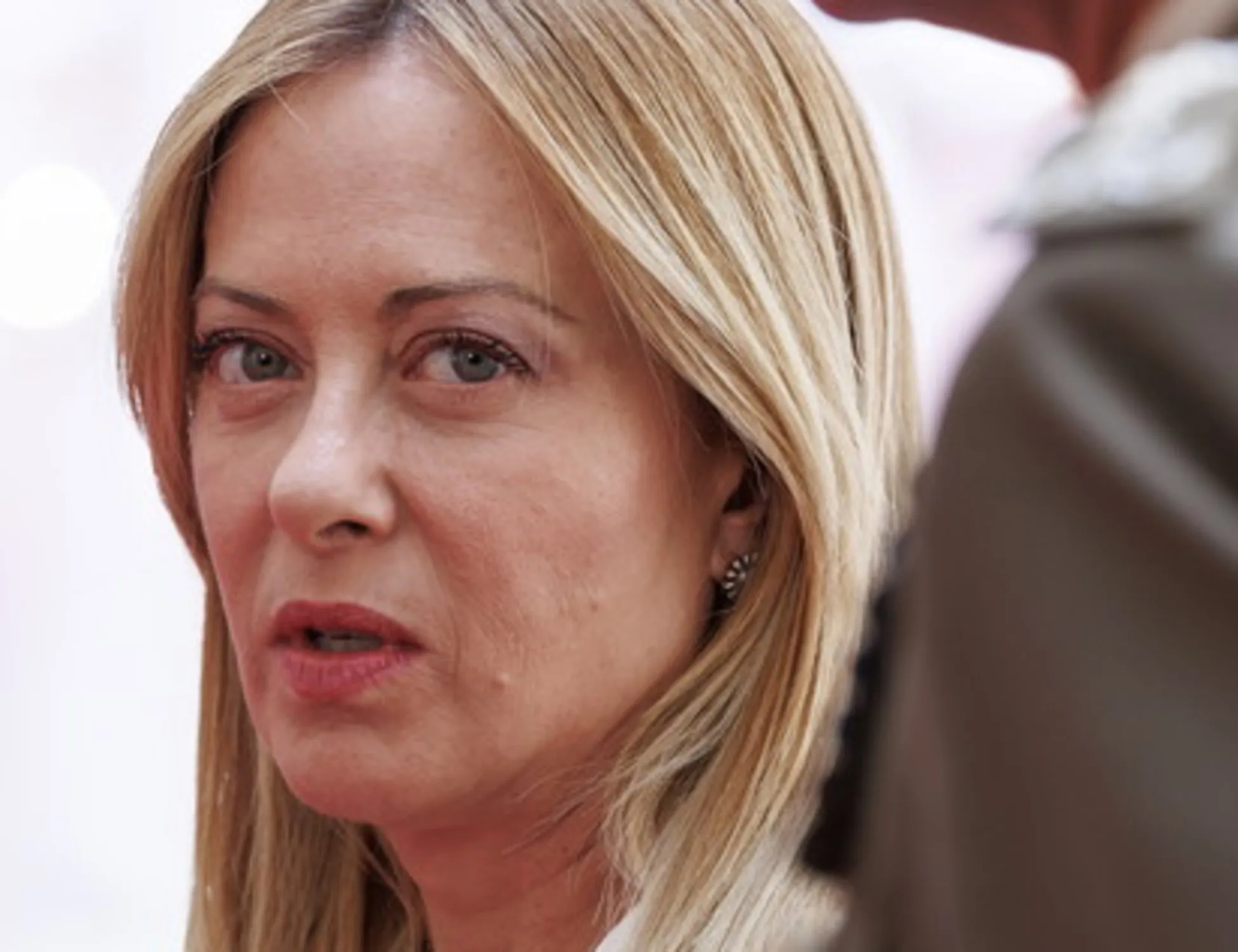 Leggi l'articolo: "Grazie per aver contribuito...": Meloni umilia i deputati Pd