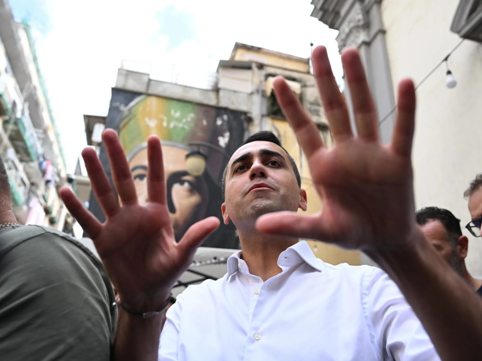 Leggi l'articolo: "Persi tutto, anche la casa": il buco nero di Luigi Di Maio