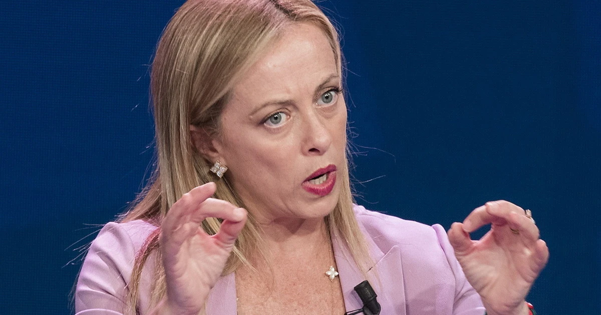 Giorgia Meloni sul viaggio in Libia di Conte: "Quando Silvio Berlusconi accolse Gheddafi la sinistra si indignò"
