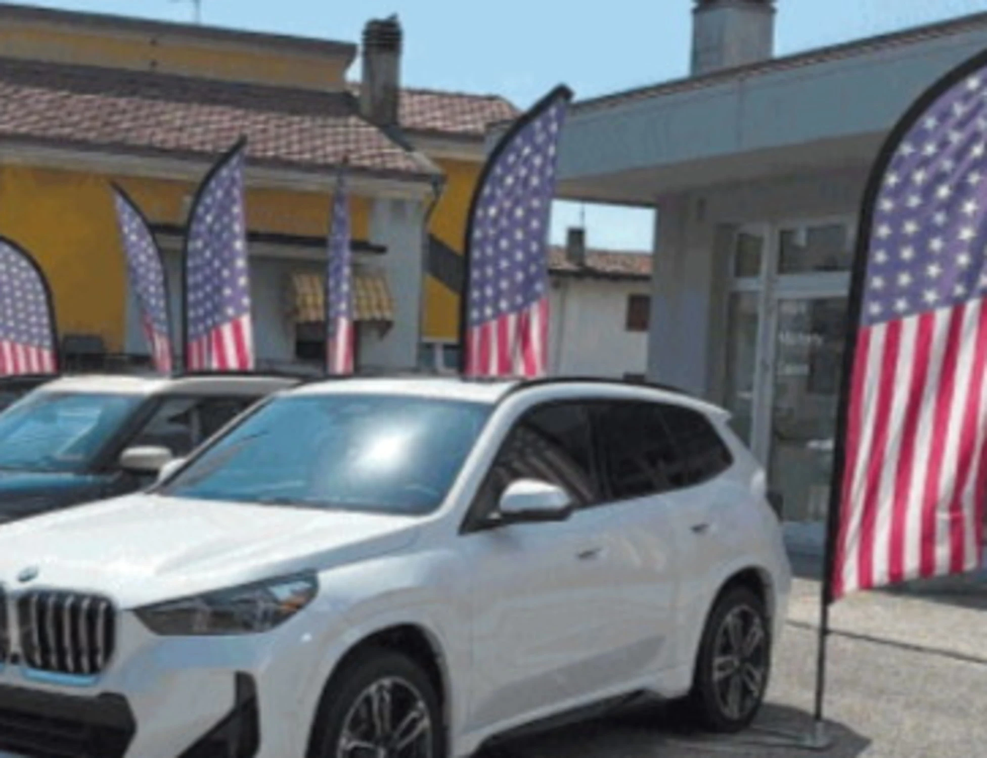 Aerei da guerra e birre al pub: così si vive accanto alla base Usa