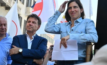 Elly Schlein furibonda con Conte, il retroscena: "Ha esagerato, non si può andare avanti così"