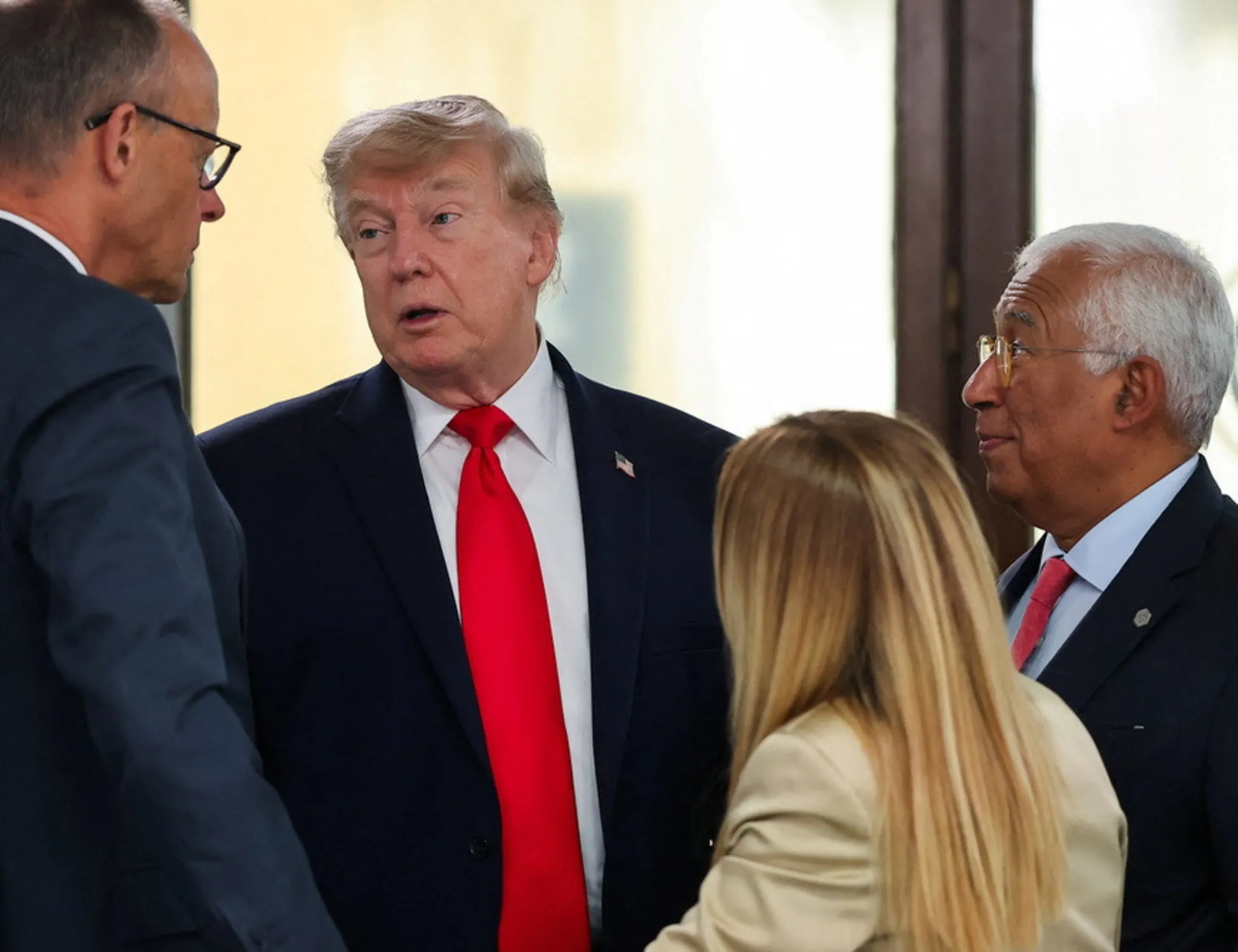 Meloni-Trump, incontro al G7: scambio di battute pesantissimo