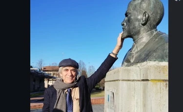 Angelo D'Orsi, il delirio: sfiora Lenin per far tornare l'Urss