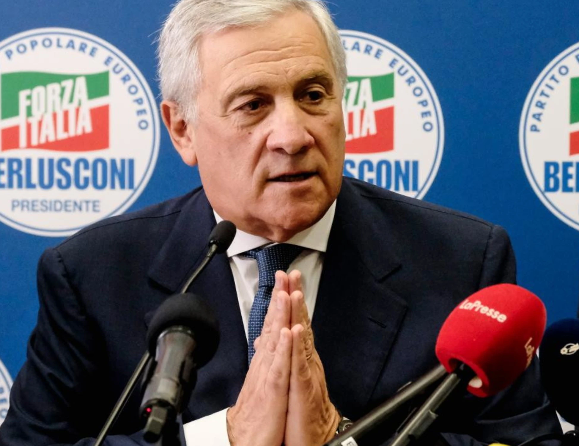 Tajani chiama la mamma che ha sospeso la chemio per partorire: "L'amore non ha limiti"