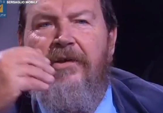 Sardine, Giuliano Ferrara in delirio: "Pesciolini divini, spettacolo di imbarazzante festosità"