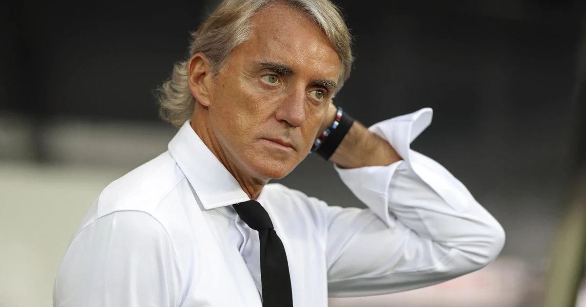Le Iene, Mancini vuota il sacco: "Ma quali soldi, perché sono andato via dalla Nazionale"