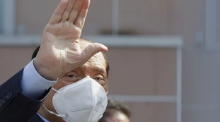 Silvio Berlusconi, lezione a Giuseppe Conte e Luigi Di Maio: "Vi ricordate quando c'ero io?"