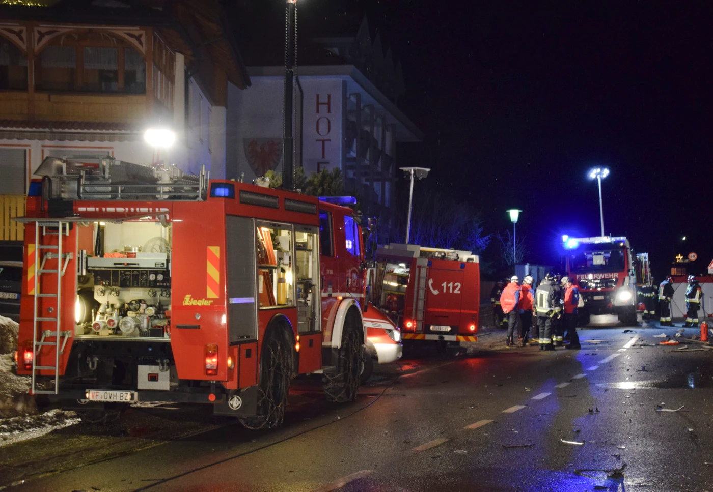 Alto Adige, strage di pedoni: auto su turisti tedeschi, 6 morti e 11 feriti. Guidatore, alcol oltre i limiti