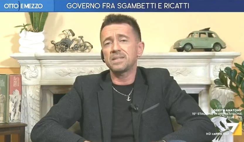 Otto e mezzo, Andrea Scanzi attacca Matteo Salvini. "A mala pena sopravvive alle sciocchezze che dice"