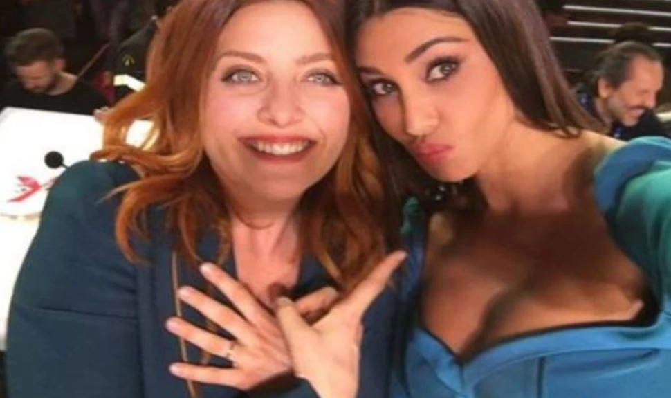 Belen Rodriguez dà buca all'ultimo, Antonella Clerici la "saluta" così in diretta: "Facciamo come se..."