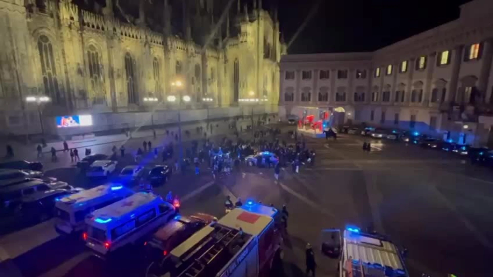 Milano, brindisi di fine anno con le forze dell’ordine alle 18.30 in piazza ex Reale