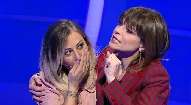 C'è posta per te, Alessandra Amoroso e la rivelazione tra le lacrime: "Poi mi consiglierai", fan impazziti