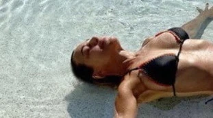 Barbara D'Urso, una foto ipnotica: terremoto sexy, il suo ultimo segreto è la boxe